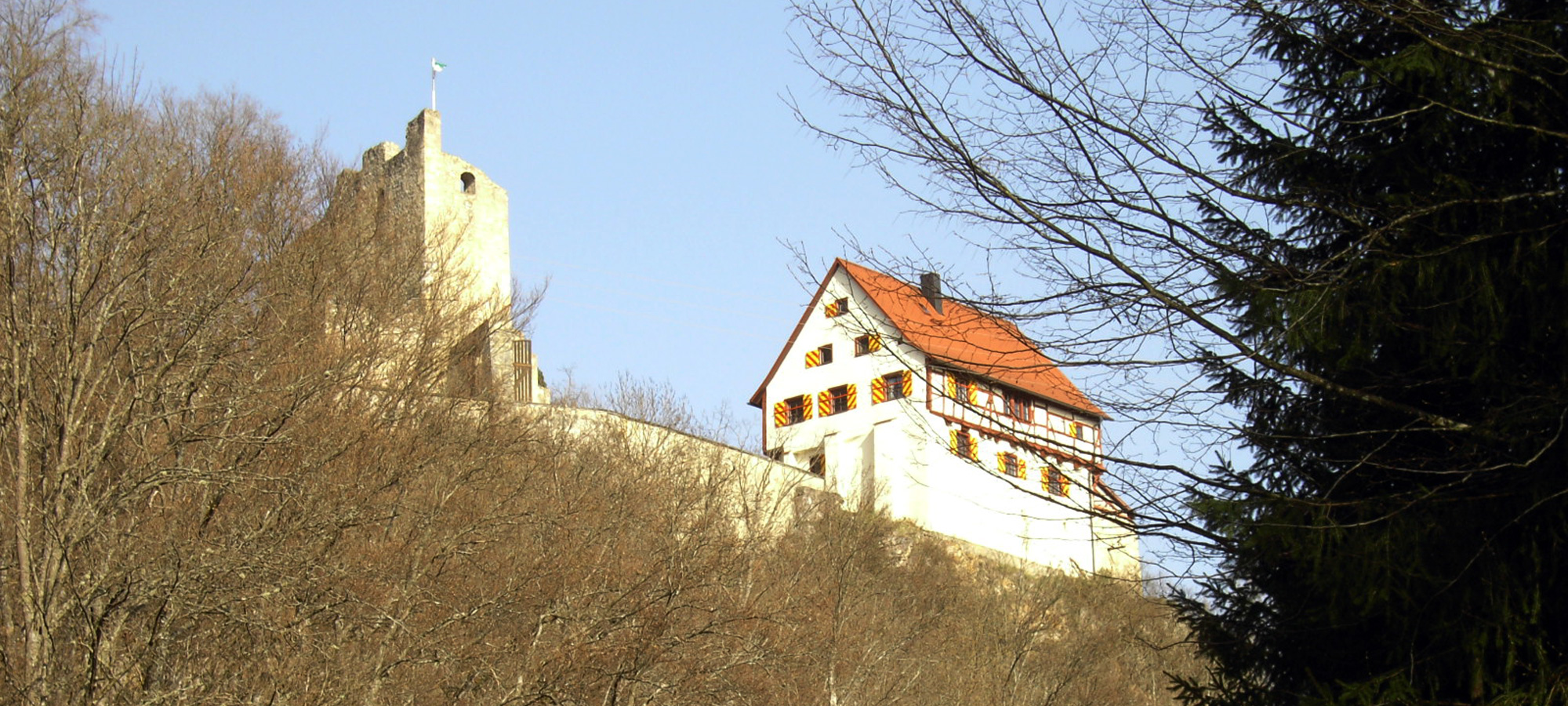 Ansicht von unten - Burg Derneck bei Hayingen.